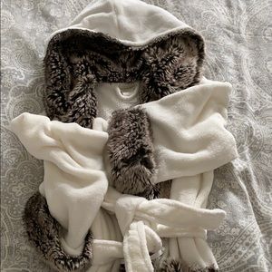 Winter warm bathrobe